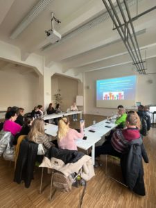 Telšių STEAM atviros prieigos centro metodininkų patirtis, įgyta kursuose Čekijoje